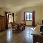 Σπίτι διακοπών Lovely In Orval With Garden