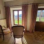 Σπίτι διακοπών Lovely In Orval With Garden