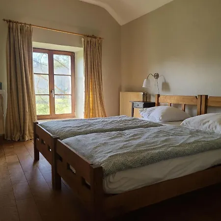 Lovely In Orval With Garden Casa de Férias