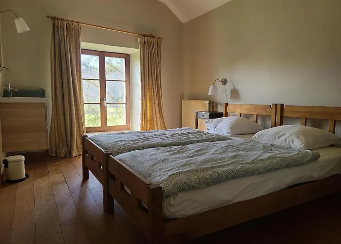 Lovely In Orval With Garden Ferienhaus