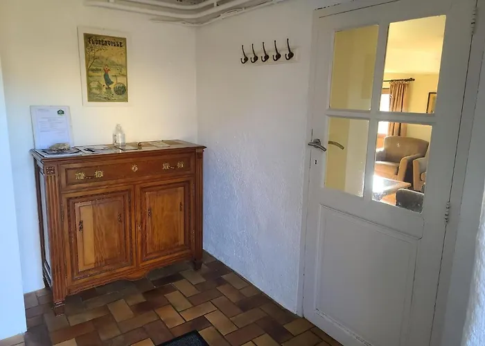 Lovely In Orval With Garden Ferienhaus Florenville